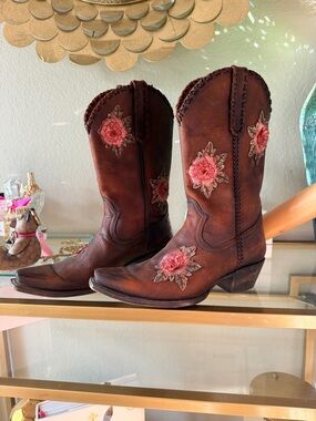 Shyanne Women's Brown Leather Lace-Up Western Boots with Pink Floral Embroidery